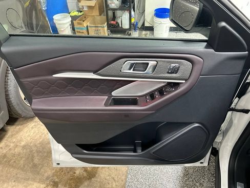 New 2027 Ford Explorer Platinum w/ LUX Leather Package AWD/4WD image 14