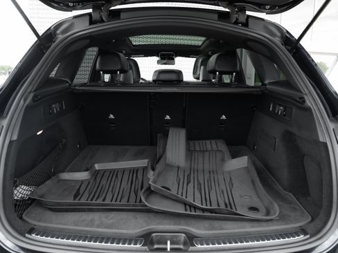Used 2024 Mercedes-Benz GLC 300 4MATIC image 31