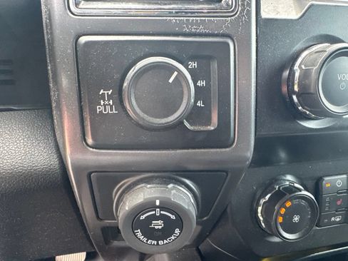 Used 2020 Ford F150 XLT w/ Equipment Group 302A Luxury AWD/4WD image 19