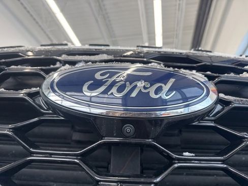 Used 2025 Ford Explorer ST-Line w/ ST-Line Street Pack image 3