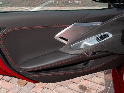 Used 2021 Chevrolet Corvette Stingray Premium Cpe w/ Z51 Performance Package image 14