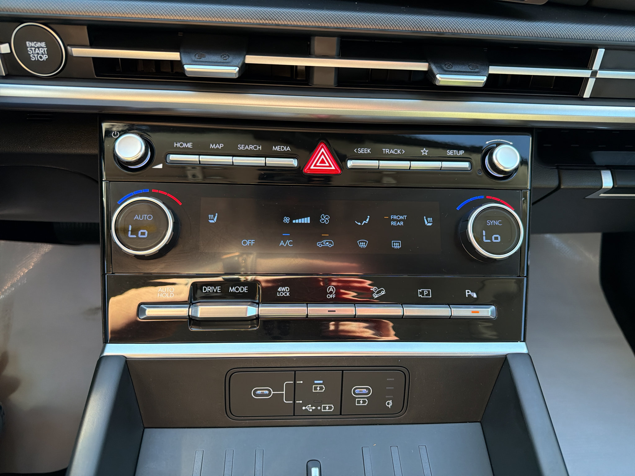 Certified 2024 Hyundai Santa Fe XRT AWD/4WD image 18