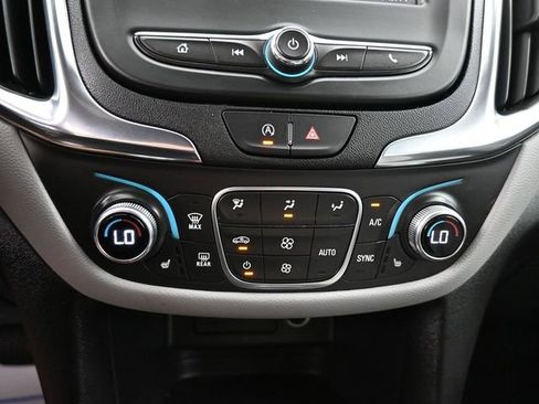 Used 2024 Chevrolet Equinox LT image 19