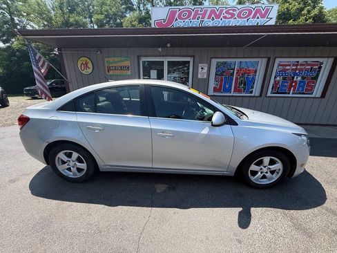 Used 2014 Chevrolet Cruze LT FWD image 2