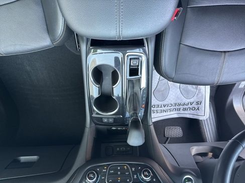 Used 2022 Chevrolet Equinox Premier image 16