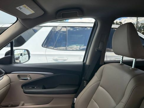Used 2023 Honda Ridgeline RTL-E image 12