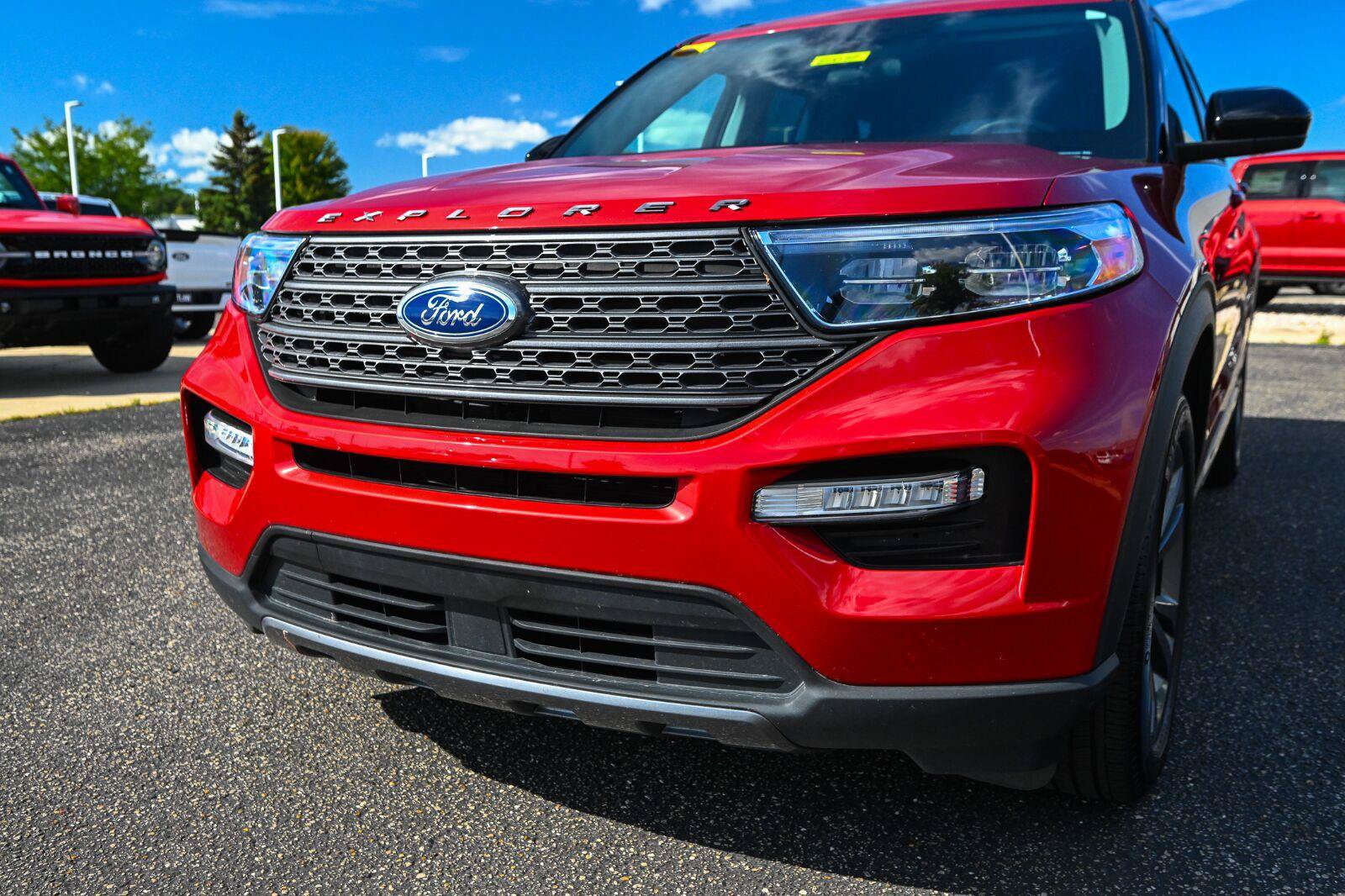 Certified 2024 Ford Explorer XLT AWD/4WD image 11