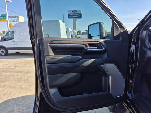 Used 2024 Chevrolet Silverado 2500 High Country w/ High Country Premium Package image 12