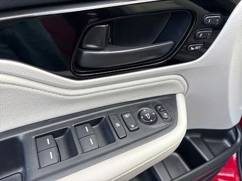 Used 2025 Honda Odyssey Touring image 21