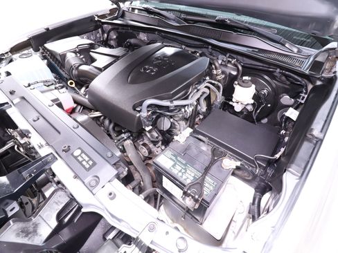 Used 2018 Toyota Tacoma SR image 27