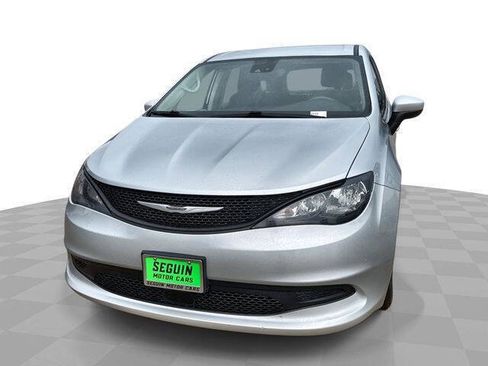 Used 2023 Chrysler Voyager LX FWD image 1