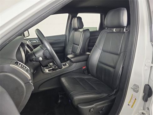 Used 2018 Jeep Grand Cherokee Limited image 16