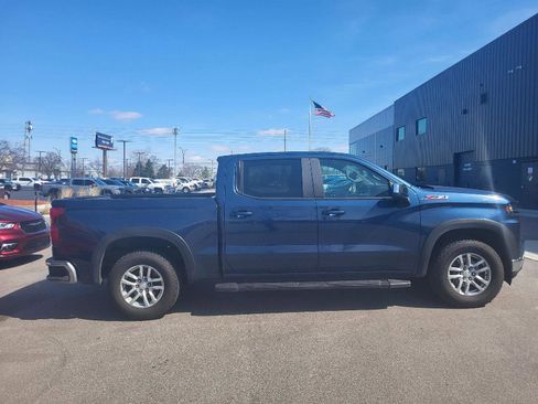 Used 2019 Chevrolet Silverado 1500 LT w/ Z71 Off-Road Package image 2