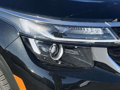 New 2026 Kia Seltos EX image 9