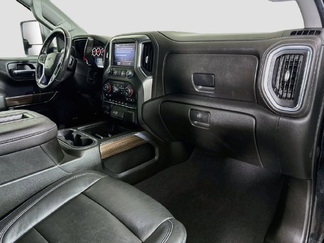 Used 2020 Chevrolet Silverado 1500 LT Trail Boss w/ Midnight Edition AWD/4WD image 29