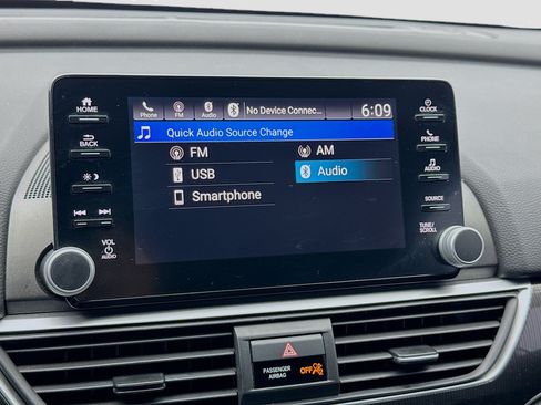 Used 2018 Honda Accord Sport image 11