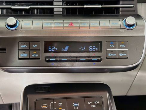 Used 2024 Hyundai Kona SE FWD image 16
