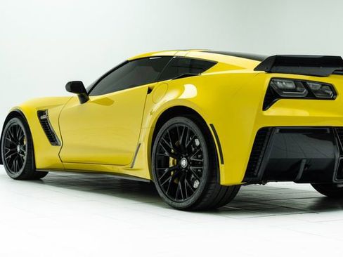 Used 2015 Chevrolet Corvette Z06 w/ 3LZ Preferred Equipment Group image 20