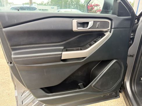 Used 2024 Ford Explorer XLT AWD/4WD image 11
