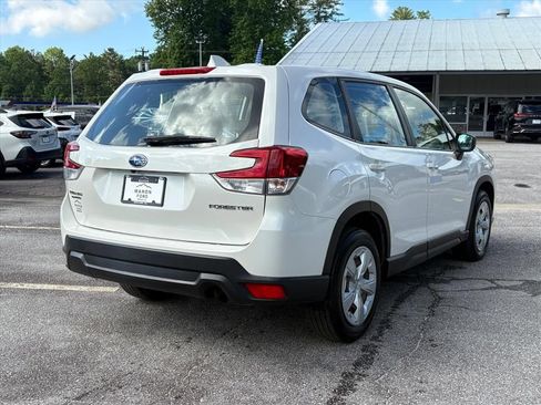 Used 2022 Subaru Forester AWD/4WD image 4