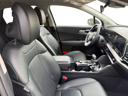 Used 2024 Kia Sportage EX image 15