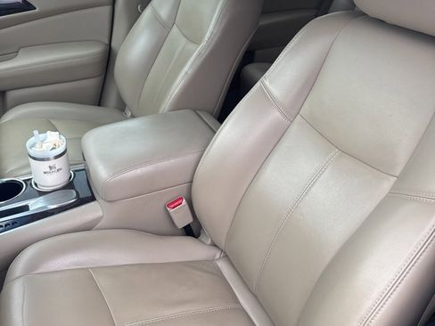 Used 2015 Nissan Pathfinder SL w/ SL Tech Package image 8