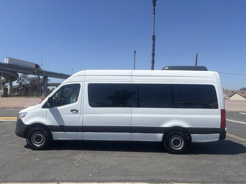 Used 2025 Mercedes-Benz Sprinter 2500 image 20