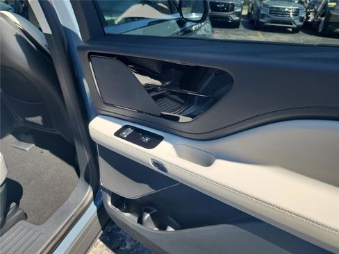 New 2026 Lincoln Aviator 2WD image 20