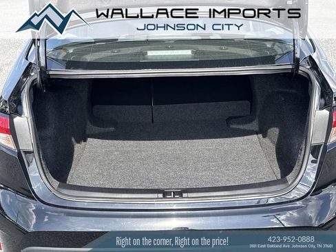 Used 2025 Toyota Corolla LE FWD image 40
