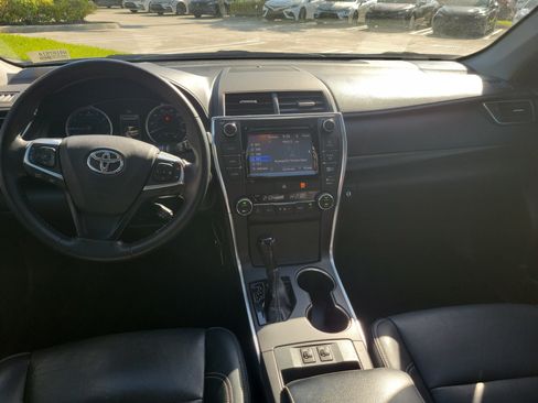 Used 2015 Toyota Camry XLE FWD image 16