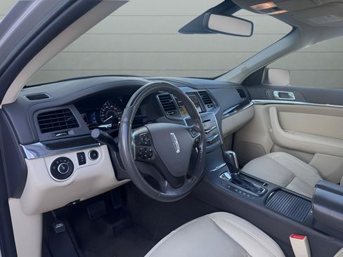Used 2016 Lincoln MKS FWD image 12