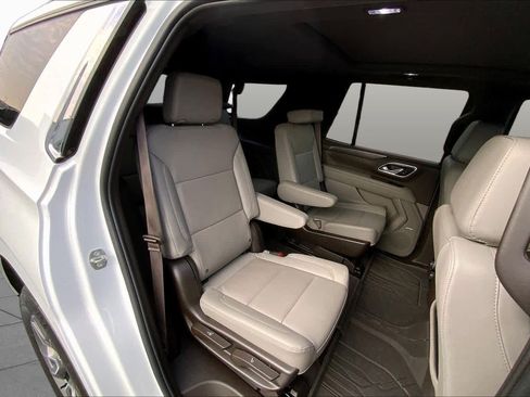 Used 2023 Chevrolet Tahoe LT w/ Luxury Package RWD image 19