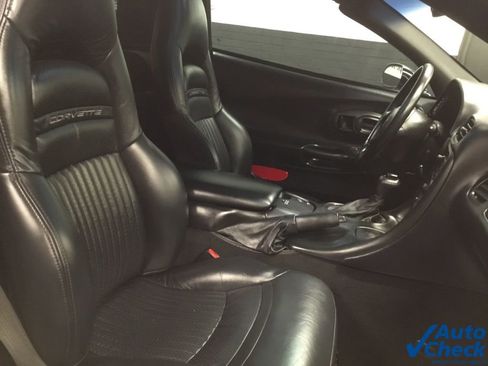 Used 2002 Chevrolet Corvette Coupe w/ Preferred Equipment Group2 image 21