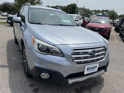 Used 2015 Subaru Outback 3.6R Limited AWD/4WD image 3