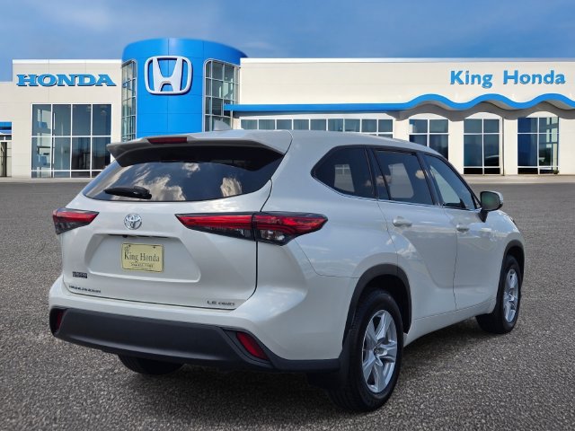 Used 2020 Toyota Highlander LE AWD/4WD image 7