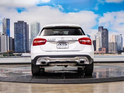 Used 2018 Mercedes-Benz GLA 250 4MATIC image 11