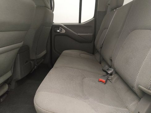 Used 2019 Nissan Frontier SV AWD/4WD image 18