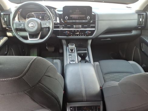 Used 2024 Nissan Pathfinder SV AWD/4WD image 8