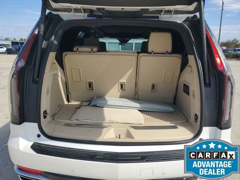 Used 2024 Cadillac Escalade Premium Luxury w/ Performance Package image 23