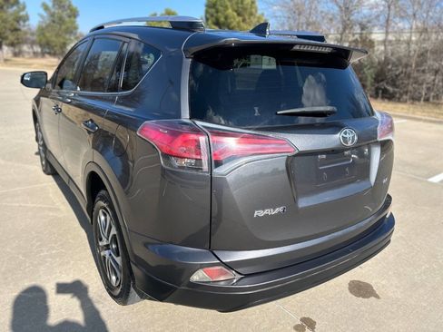 Used 2016 Toyota RAV4 LE image 8