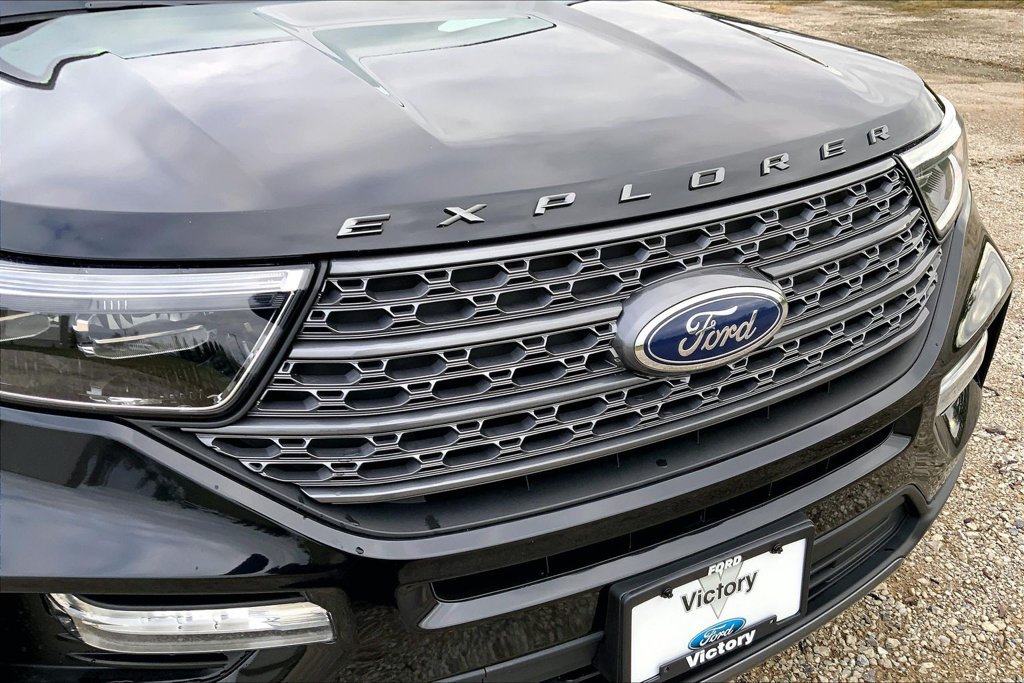 Used 2023 Ford Explorer XLT w/ Equipment Group 202A AWD/4WD image 30