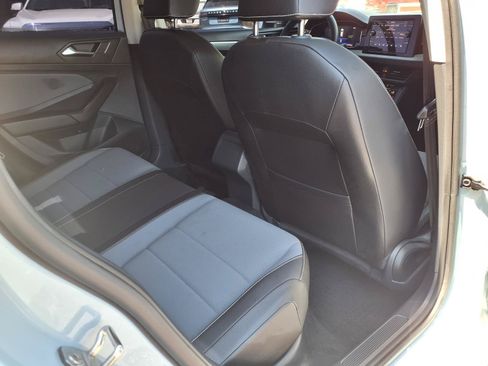 Used 2025 Volkswagen Jetta SE FWD image 14