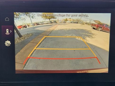 Used 2023 Kia Sorento S w/ Panoramic Sunroof Package image 17