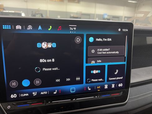 Certified 2025 Volkswagen Tiguan SE AWD/4WD image 21