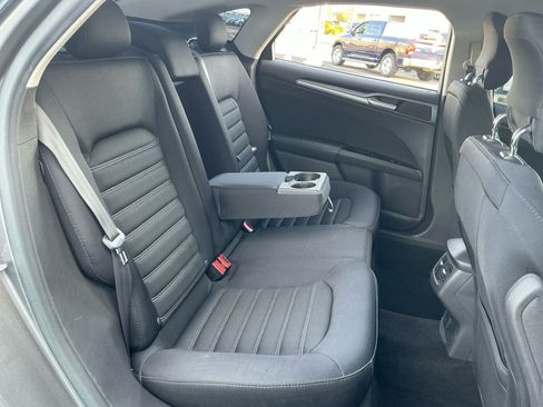 Used 2014 Ford Fusion SE image 18