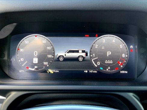 Used 2024 Land Rover Defender 110 SE image 25