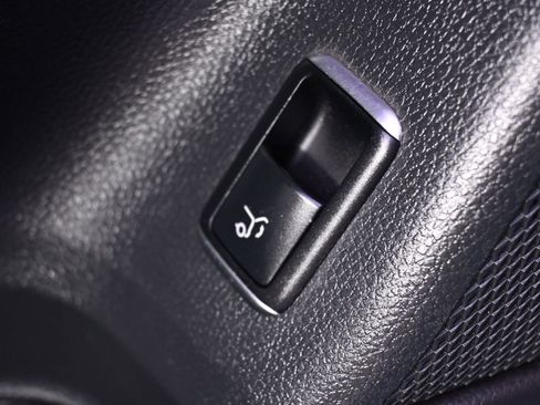 Used 2019 Mercedes-Benz GLA 250 GLA 250 image 18