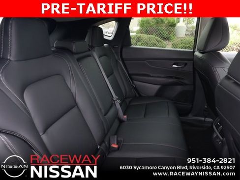 New 2025 Nissan Murano SV image 18