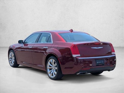 Used 2018 Chrysler 300 Limited w/ Light Group RWD image 8