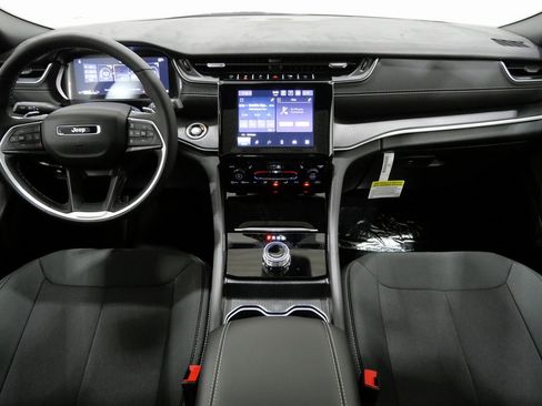 New 2025 Jeep Grand Cherokee 4WD image 10